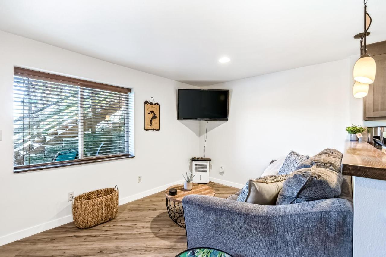 Driftwood Waterfront Gem Apartment Sandpoint Exterior photo