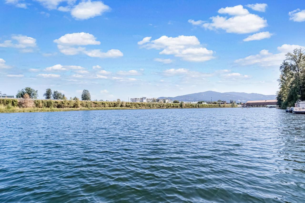 Driftwood Waterfront Gem Apartment Sandpoint Exterior photo